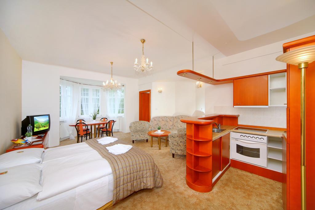 Palace Club Špindlerŭv Mlýn Szoba fotó